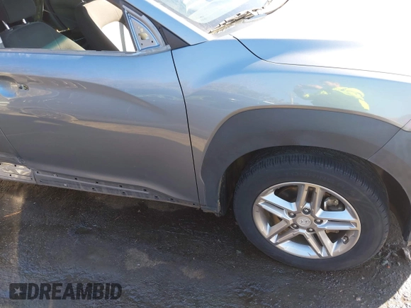 2020 Hyundai Kona SE with VIN KM8K12AA4LU504536, listed as a IAAI auction lot 41423007 with 114,187 mi miles and . Bid and sale history available at carsss.com. Image 19.
