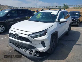 2022 Toyota RAV4 XLE with VIN 2T3W1RFV3NC181386, listed as a IAAI auction lot 41892697 with 133,979 mi miles. Bid and sale history available at carsss.com. Image 17.