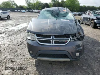 2017 Dodge Journey SXT with VIN 3C4PDCBG2HT533772, listed as a Copart auction lot 54729535 with 160,376 mi miles and Salvage title. Bid and sale history available at DreamBid. Image 5.