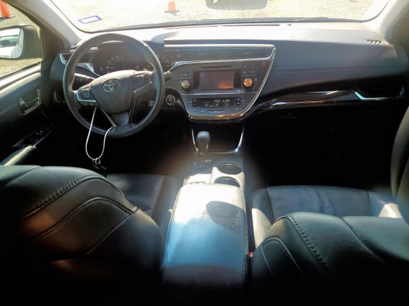 2013 Toyota Avalon XLE z VIN 4T1BK1EB7DU073752, wystawiony jako Copart lot #59992685 z przebiegiem 88 737 mil mil oraz Szkoda całkowita • Salvage title. Historia ofert i sprzedaży dostępna na DreamBid. Obrazek 8.