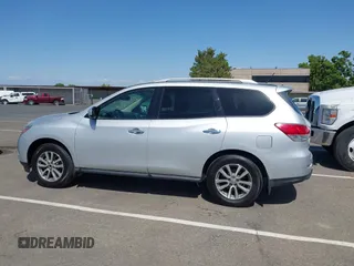 2016 Nissan Pathfinder SV with VIN 5N1AR2MM4GC630868, listed as a IAAI auction lot 42302884 with 169,909 mi miles and . Bid and sale history available at DreamBid. Image 14.