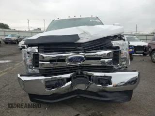 2018 Ford F-250 XL with VIN 1FT7W2B68JED04577, listed as a Copart auction lot 62562155 with 80,457 mi miles and Salvage title. Bid and sale history available at DreamBid. Image 5.