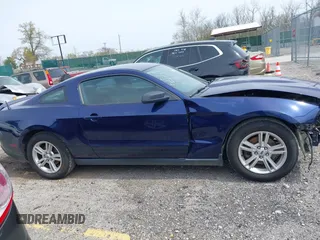2012 Ford Mustang Premium с VIN 1ZVBP8AM6C5271931, выставлен на аукционе IAAI как лот 42007638 с пробегом 194 106 миль миль и . История ставок и продаж доступна на DreamBid. Изображение 14.