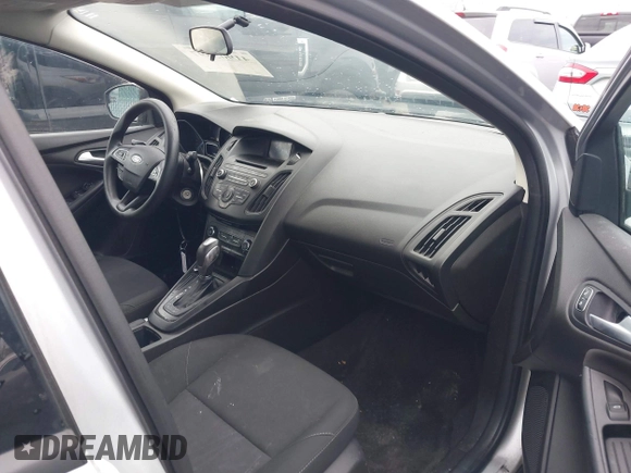 2016 Ford Focus SE with VIN 1FADP3F28GL386303, listed as a IAAI auction lot 41905397 with 158,112 mi miles. Bid and sale history available at carsss.com. Image 5.