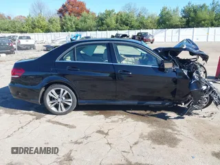 2016 Mercedes-Benz E-Class E 350 Luxury with VIN WDDHF8JB6GB180296, listed as a IAAI auction lot 40766378 with 1 mi miles. Bid and sale history available at carsss.com. Image 13.