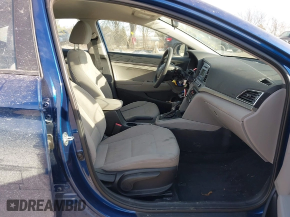 2017 Hyundai Elantra SE z VIN 5NPD74LF8HH187040, wystawiony jako IAAI lot #41350743 z przebiegiem 78 119 mil mil oraz . Historia ofert i sprzedaży dostępna na DreamBid. Obrazek 5.