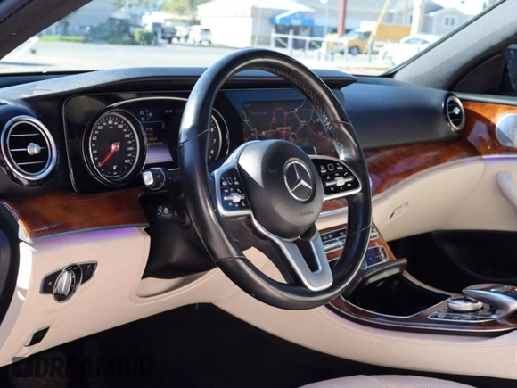 2019 Mercedes-Benz E 450 with VIN WDDZH6JB3KA507304, listed as a Copart auction lot 50660705 with 60,405 mi miles and Salvage title. Bid and sale history available at DreamBid. Image 9.