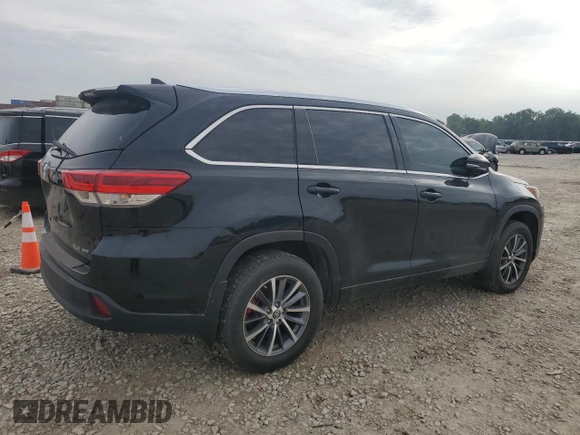 2018 Toyota Highlander SE with VIN 5TDJZRFH9JS556088, listed as a Copart auction lot 64148555 with 50,645 mi miles and Clean title. Bid and sale history available at DreamBid. Image 3.