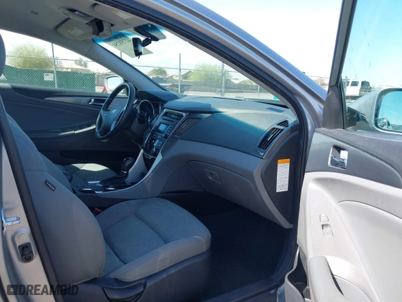 2015 Hyundai Sonata Hybrid Limited with VIN KMHEC4A41FA133127, listed as a IAAI auction lot 41759254 with 70,124 mi miles. Bid and sale history available at carsss.com. Image 5.