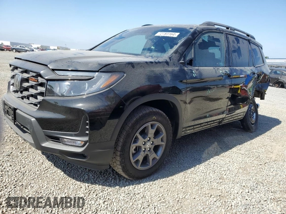 2024 Honda Passport TrailSport with VIN 5FNYF8H67RB004926, listed as a Copart auction lot 72783164 with 860 mi miles and Salvage Title. Bid and sale history available at carsss.com. Image 1.