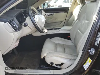 2017 Volvo V90 z VIN YV4A22NL1H1000766, wystawiony jako Copart lot #70826213 z przebiegiem 63 345 mil mil oraz . Historia ofert i sprzedaży dostępna na DreamBid. Obrazek 7.