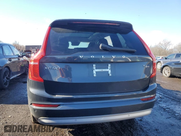 2022 Volvo XC90 Momentum with VIN YV4A22PK7N1811553, listed as a Copart auction lot 84240994 with 42,179 mi miles and Salvage Title. Bid and sale history available at carsss.com. Image 6.