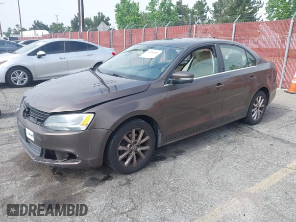 2013 Volkswagen Jetta SE с VIN 3VWDP7AJ1DM372752, выставлен на аукционе IAAI как лот 42380204 с пробегом 186 737 миль миль и . История ставок и продаж доступна на DreamBid. Изображение 2.