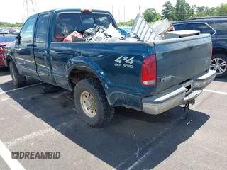 1999 Ford F-250 XL z VIN 1FTNX21F0XED95844, wystawiony jako IAAI lot #42496636 z przebiegiem 286 693 mil mil oraz . Historia ofert i sprzedaży dostępna na DreamBid. Obrazek 3.