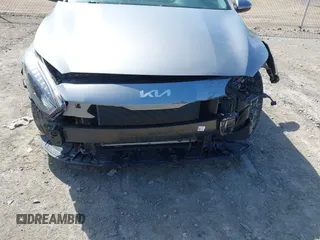2024 Kia Forte LXS z VIN 3KPF24AD0RE713420, wystawiony jako IAAI lot #42091051 z przebiegiem 36 875 mil mil oraz . Historia ofert i sprzedaży dostępna na DreamBid. Obrazek 6.