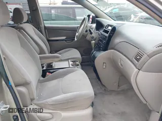 2004 Toyota Sienna CE with VIN 5TDZA23C14S018824, listed as a IAAI auction lot 40938733 with 245,870 mi miles. Bid and sale history available at carsss.com. Image 5.