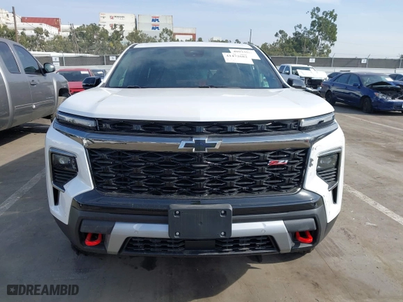 2024 Chevrolet Traverse AWD Z71 with VIN 1GNEVJKS6RJ189232, listed as a IAAI auction lot 41472682 with 2,870 mi miles. Bid and sale history available at carsss.com. Image 12.