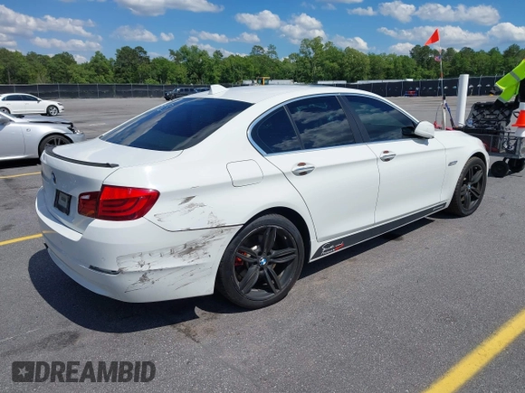 2012 BMW 5 Series 528i z VIN WBAXG5C55CDW66358, wystawiony jako IAAI lot #42166239 z przebiegiem 81 336 mil mil oraz . Historia ofert i sprzedaży dostępna na DreamBid. Obrazek 4.