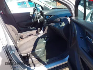 2020 Chevrolet Trax LS with VIN KL7CJKSB8LB037128, listed as a IAAI auction lot 41761398 with 134,909 mi miles. Bid and sale history available at carsss.com. Image 5.