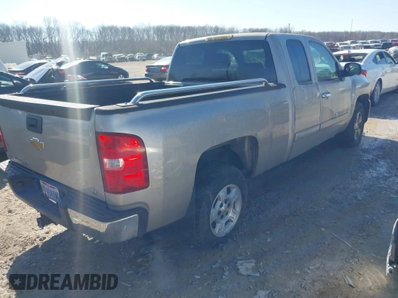 2007 Chevrolet Silverado 1500 LT w/1LT with VIN 1GCEC19017Z500969, listed as a IAAI auction lot 41907955 with 212,259 mi miles. Bid and sale history available at carsss.com. Image 4.