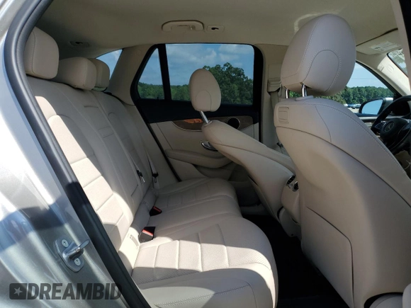 2019 Mercedes-Benz GLC 300 z VIN WDC0G4JB5KV123568, wystawiony jako Copart lot #61897445 z przebiegiem 31 259 mil mil oraz Szkoda całkowita • Salvage title. Historia ofert i sprzedaży dostępna na DreamBid. Obrazek 11.