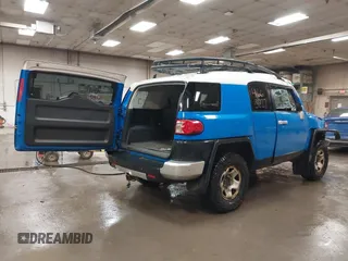 2007 Toyota FJ Cruiser with VIN JTEBU11F770059770, listed as a IAAI auction lot 41663227 with 226,008 mi miles. Bid and sale history available at carsss.com. Image 4.