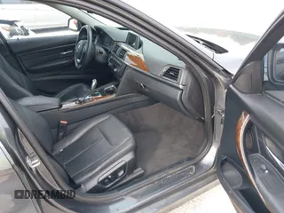 2014 BMW 3 Series 328i z VIN WBA3A5C58EP600887, wystawiony jako IAAI lot #42511539 z przebiegiem 137 055 mil mil oraz . Historia ofert i sprzedaży dostępna na DreamBid. Obrazek 5.