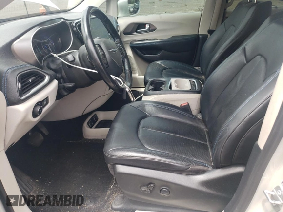 2021 Chrysler Pacifica Touring L with VIN 2C4RC1BGXMR559226, listed as a Copart auction lot 59515235 with 61,219 mi miles and Salvage title. Bid and sale history available at DreamBid. Image 7.
