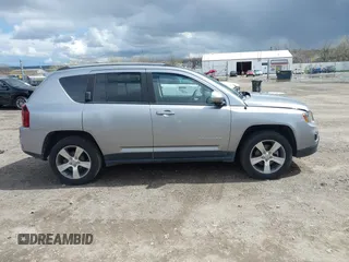 2016 Jeep Compass Latitude z VIN 1C4NJCEA3GD748900, wystawiony jako IAAI lot #42150337 z przebiegiem 72 190 mil mil oraz . Historia ofert i sprzedaży dostępna na DreamBid. Obrazek 13.