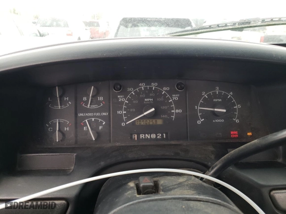 1994 Ford F-250 with VIN 2FTHF26G1RCA35041, listed as a Copart auction lot 88200075 with 107,025 mi miles and Clean Title. Bid and sale history available at carsss.com. Image 9.