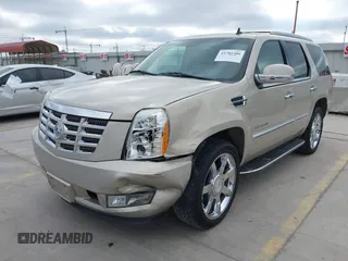 2008 Cadillac Escalade with VIN 1GYEC63898R234382, listed as a IAAI auction lot 41781206 with 150,916 mi miles. Bid and sale history available at carsss.com. Image 18.