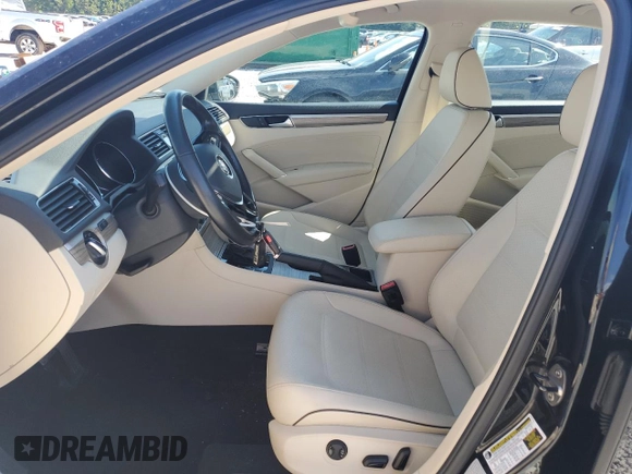2016 Volkswagen Passat SE z VIN 1VWBT7A37GC046612, wystawiony jako Copart lot #56742675 z przebiegiem 22 231 mil mil oraz Szkoda całkowita • Salvage title. Historia ofert i sprzedaży dostępna na DreamBid. Obrazek 7.