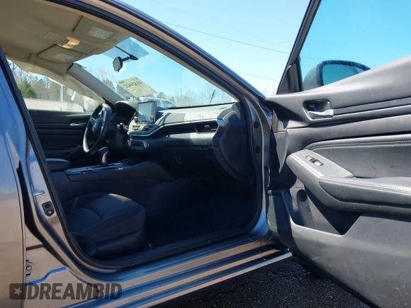 2020 Nissan Altima S with VIN 1N4BL4BV3LC277136, listed as a IAAI auction lot 41824422 with 105,250 mi miles and . Bid and sale history available at carsss.com. Image 5.