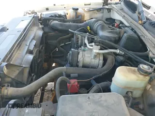 2005 Chevrolet Silverado 1500 Work Truck с VIN 1GCEC19X25Z282602, выставлен на аукционе IAAI как лот 42909230 с пробегом 185 853 миль миль и . История ставок и продаж доступна на DreamBid. Изображение 12.