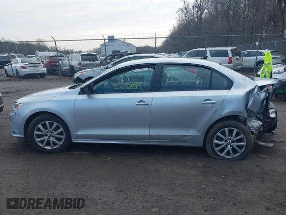 2015 Volkswagen Jetta Sedan 1.8T SE with VIN 3VWD17AJ3FM342172, listed as a IAAI auction lot 41527501 with 108,173 mi miles. Bid and sale history available at carsss.com. Image 13.