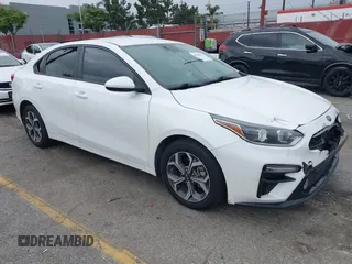 2021 Kia Forte LXS z VIN 3KPF24AD7ME305117, wystawiony jako IAAI lot #42206397 z przebiegiem 108 070 mil mil oraz . Historia ofert i sprzedaży dostępna na DreamBid. Obrazek 1.