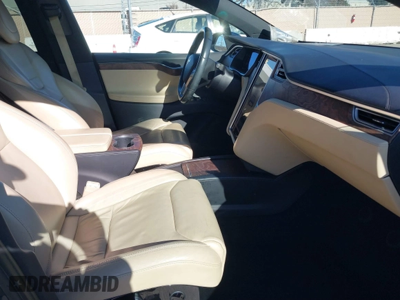 2016 Tesla Model X 70D with VIN 5YJXCBE24GF019450, listed as a IAAI auction lot 41517321 with 96,831 mi miles. Bid and sale history available at carsss.com. Image 5.