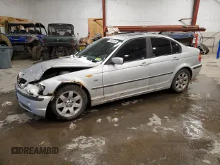 2003 BMW 3 Series 325xi with VIN WBAEU33403PM55045, listed as a Copart auction lot 45503755 with 170,578 mi miles and Salvage title. Bid and sale history available at DreamBid. Image 1.