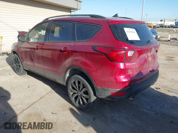2019 Ford Escape SE z VIN 1FMCU9GDXKUA02974, wystawiony jako IAAI lot #41418960 z przebiegiem Nie podano mil oraz . Historia ofert i sprzedaży dostępna na DreamBid. Obrazek 3.
