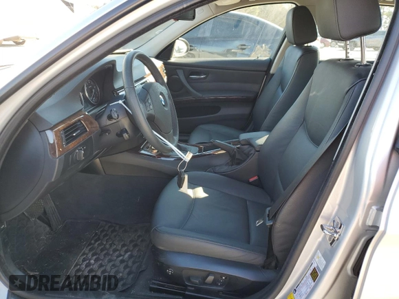 2008 BMW 3 Series 328xi z VIN WBAVT73548FZ37873, wystawiony jako Copart lot #41605795 z przebiegiem 43 445 mil mil oraz Szkoda całkowita • Salvage title. Historia ofert i sprzedaży dostępna na DreamBid. Obrazek 7.