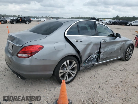 2016 Mercedes-Benz C 300 z VIN 55SWF4JB1GU120349, wystawiony jako Copart lot #55175825 z przebiegiem 135 610 mil mil oraz Szkoda całkowita • Salvage title. Historia ofert i sprzedaży dostępna na DreamBid. Obrazek 3.