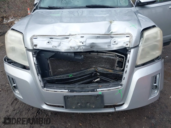 2011 GMC Terrain SLT-1 with VIN 2CTFLUE58B6331811, listed as a IAAI auction lot 41481352 with 133,283 mi miles and . Bid and sale history available at carsss.com. Image 6.