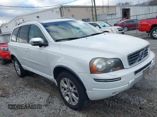 2014 Volvo XC90 with VIN YV4952CZ1E1688636, listed as a IAAI auction lot 41721609 with 120,440 mi miles. Bid and sale history available at carsss.com. Image 1.