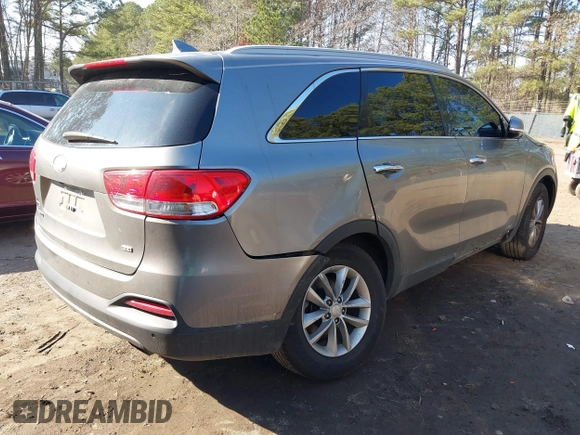 2018 Kia Sorento LX with VIN 5XYPGDA33JG424570, listed as a IAAI auction lot 41485156 with 110,893 mi miles. Bid and sale history available at carsss.com. Image 4.