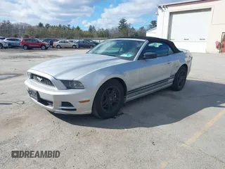 2013 Ford Mustang V6 z VIN 1ZVBP8EMXD5242038, wystawiony jako IAAI lot #41744352 z przebiegiem 167 227 mil mil oraz . Historia ofert i sprzedaży dostępna na DreamBid. Obrazek 17.