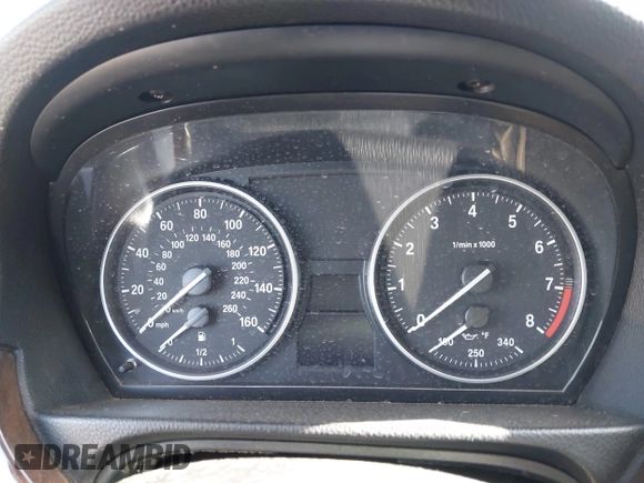 2011 BMW 3 Series 328i z VIN WBAKE3C55BE557511, wystawiony jako IAAI lot #42276665 z przebiegiem Nie podano mil oraz . Historia ofert i sprzedaży dostępna na DreamBid. Obrazek 7.