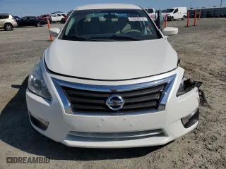 2014 Nissan Altima 2.5 S with VIN 1N4AL3AP7EN259898, listed as a Copart auction lot 52050815 with 110,771 mi miles and Salvage Title. Bid and sale history available at carsss.com. Image 5.