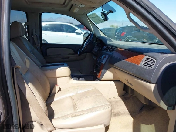 2008 Chevrolet Silverado 1500 LT w/1LT with VIN 2GCEK13M381107774, listed as a IAAI auction lot 41718057 with 167,336 mi miles. Bid and sale history available at carsss.com. Image 5.