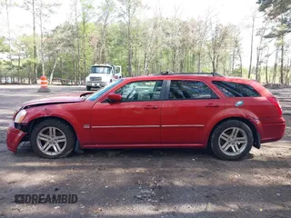 2005 Dodge Magnum RT z VIN 2D4GV58205H165037, wystawiony jako IAAI lot #41986337 z przebiegiem 83 638 mil mil oraz . Historia ofert i sprzedaży dostępna na DreamBid. Obrazek 14.