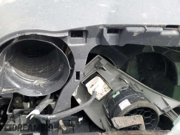 2009 Toyota Matrix S с VIN 2T1LE40EX9C010426, выставлен на аукционе Copart как лот 55604385 с пробегом Не указан миль и Списание • Salvage title. История ставок и продаж доступна на DreamBid. Изображение 9.